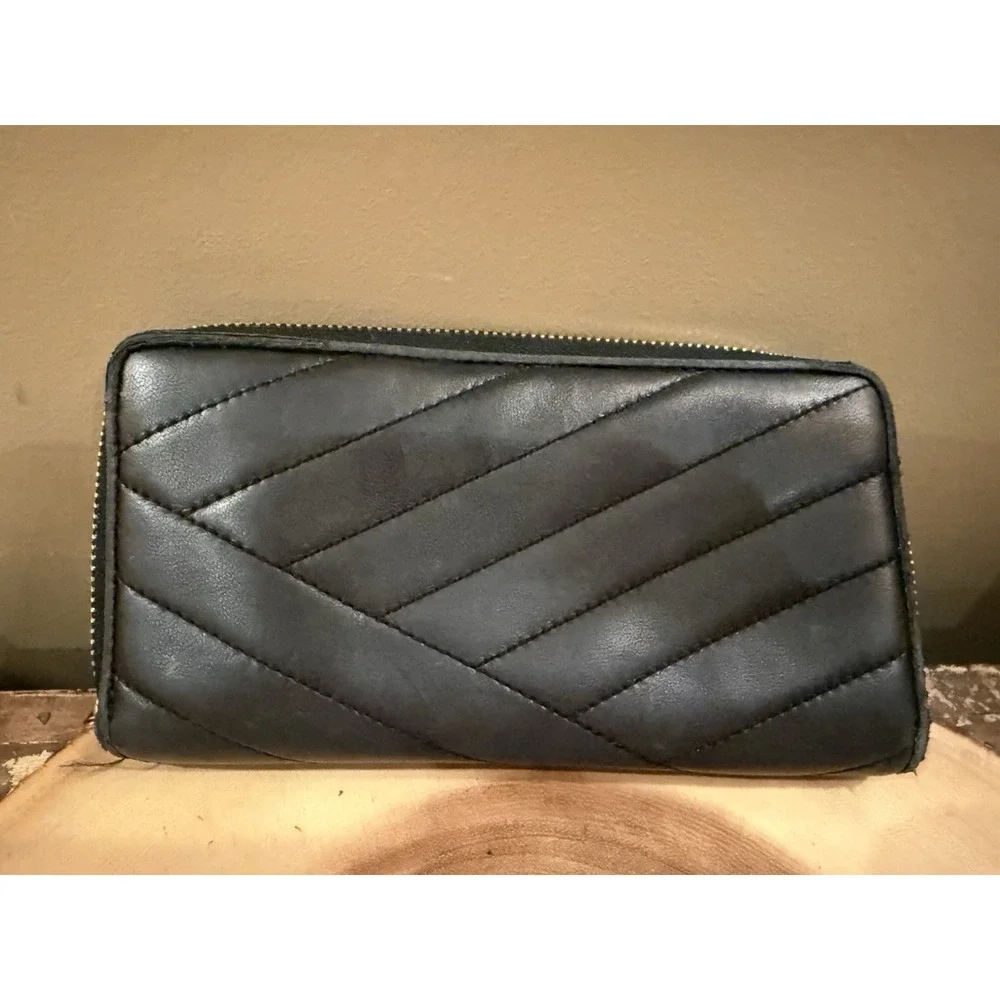 Tory Burch Black Kira Chevron‎ Zip Continental Wallet/Card Holder Long